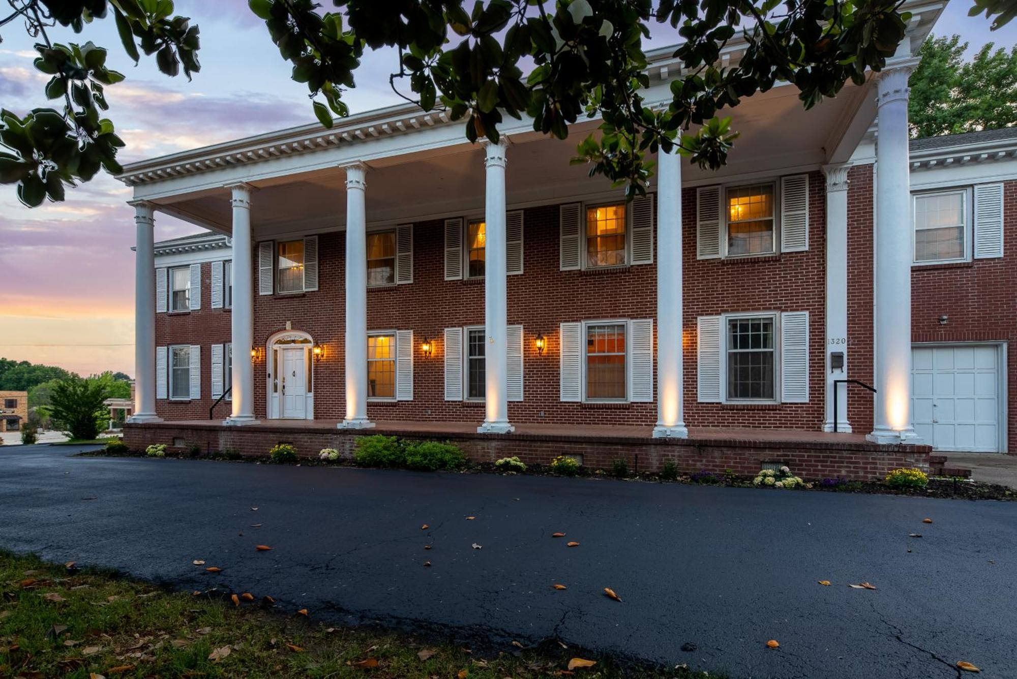 Beland Mansion-Blue Jay Suite! Fort Smith Exterior photo